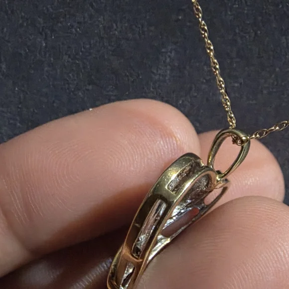 Gold Heart Pendant Necklace